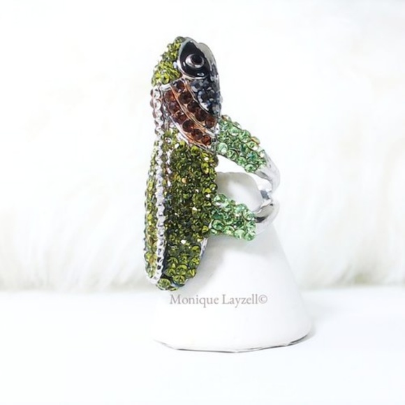 Green Crystal Lizard Cocktail Ring - Picture 3 of 3